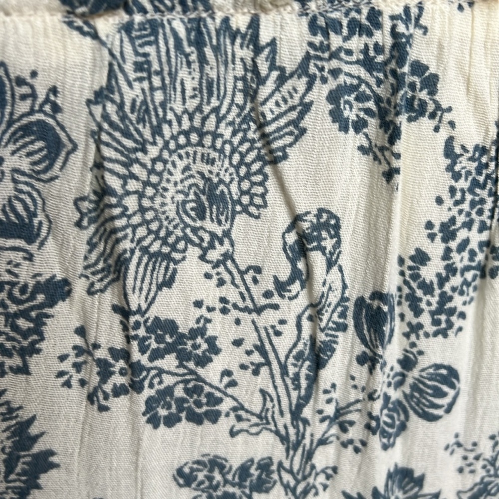Elegant Blue and White Floral Maxi Dress - Picture 11 of 13